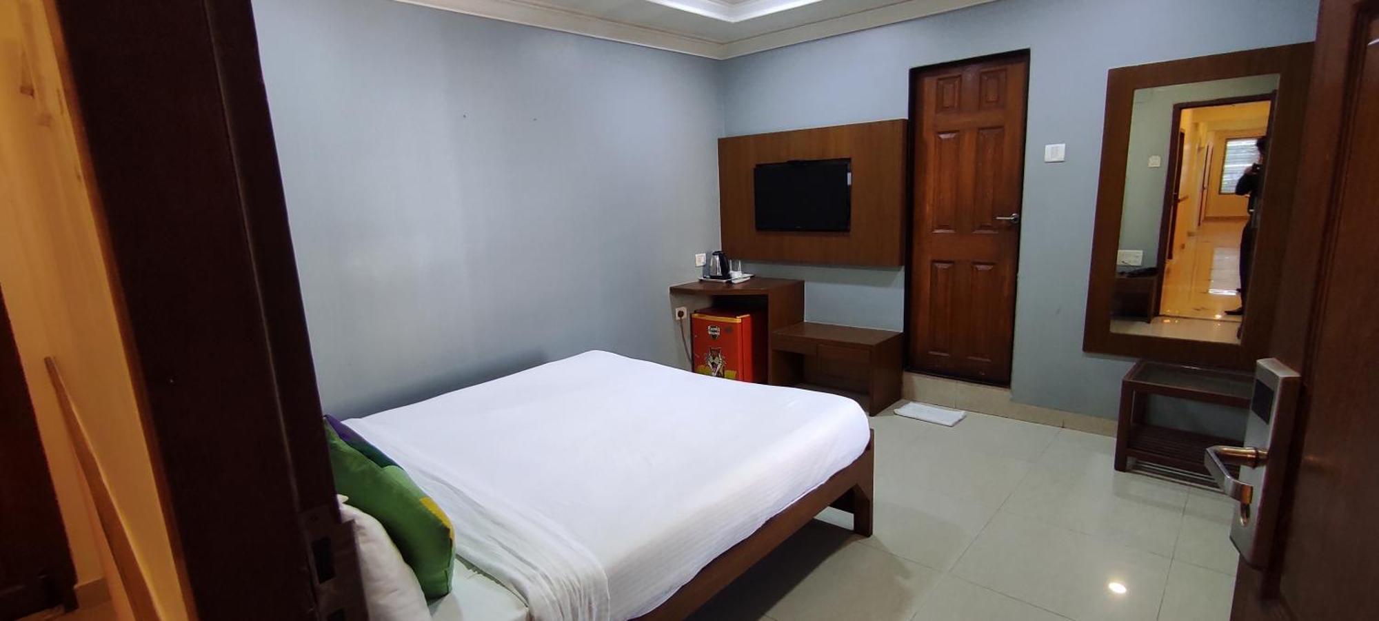 Hotel Cruz Royale Mumbai Kültér fotó